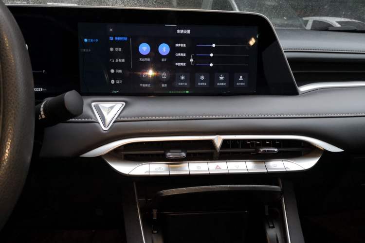 Used Venucia V 2021 260T Idol Edition