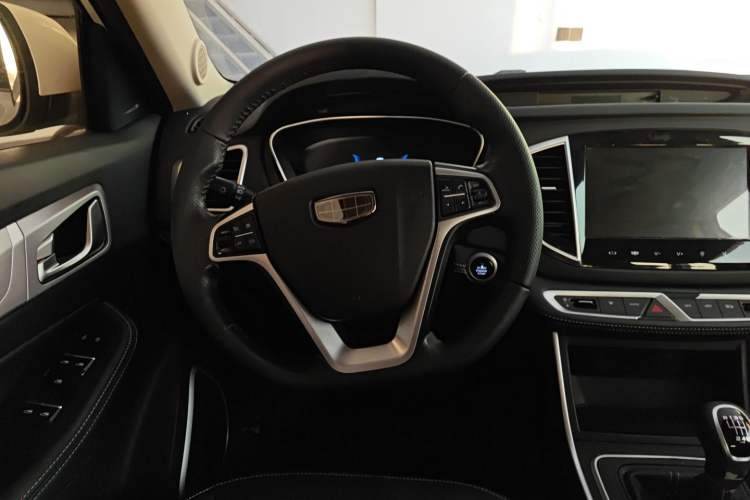 Used Geely Auto Vision X6 2019 1.4T Manual 4G Connect Luxury Model China VI Standard
