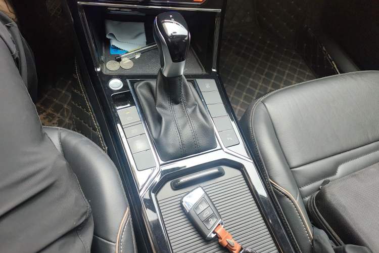 Used Volkswagen Passat 2021 330TSI Elite Edition Gear Lever