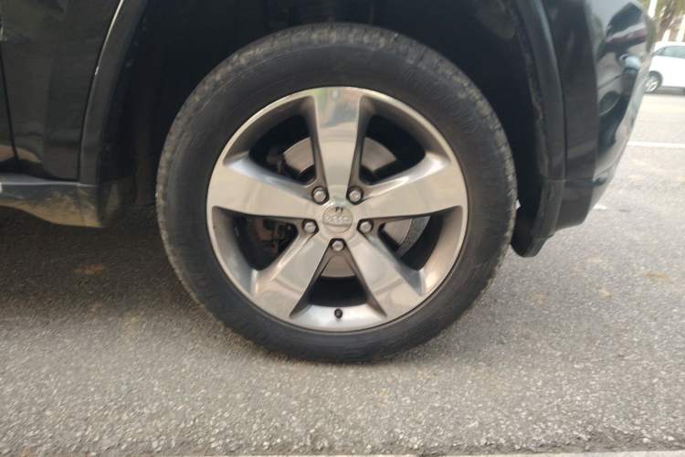 Used Jeep Grand Cherokee 2015 3.6L Luxury Navigation Edition
