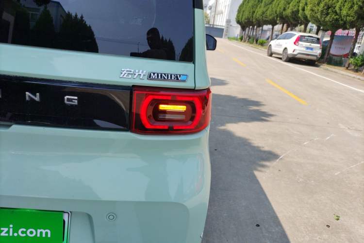 Used Wuling Hongguang MINIEV 2021 Macaron Fashion Edition Lithium-Ion Battery Right Rear Taillight