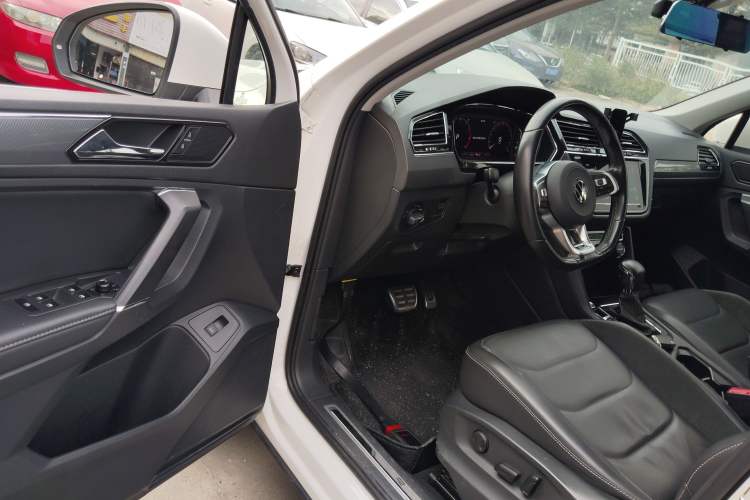 Used Volkswagen Tiguan L 2021 330TSI Automatic Two-Wheel Drive R-Line Enhanced Edition