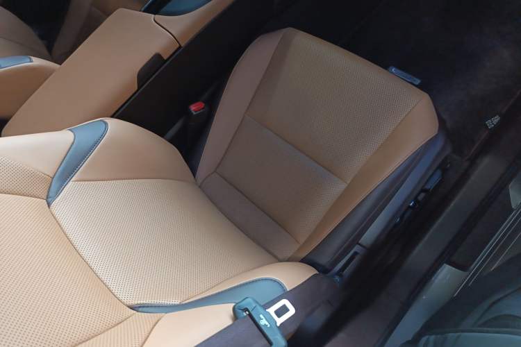 Used Lexus ES 2020 200 Excellence Edition
