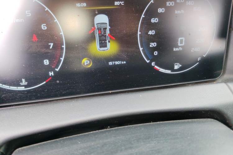 Used Geely Auto Haoyue 2020 1.8TD DCT Luxury 7-Seater Odometer Close Up