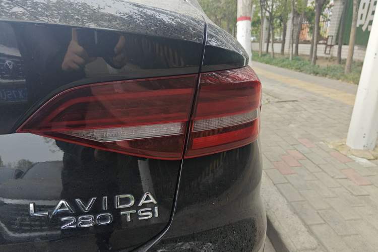 Used Volkswagen Lavida 2021 280TSI DSG Comfort Edition Right Rear Taillight