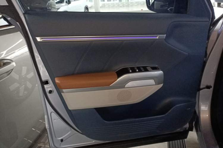 Used Deepal G318 2024 Four-Wheel-Drive Air Suspension Model