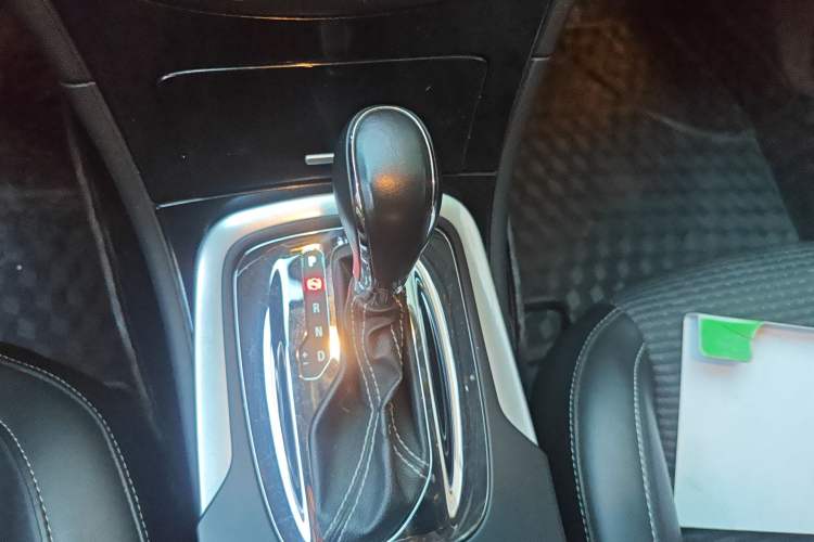 Used Buick Regal 2015 1.6T Leading Technology Model Gear Lever