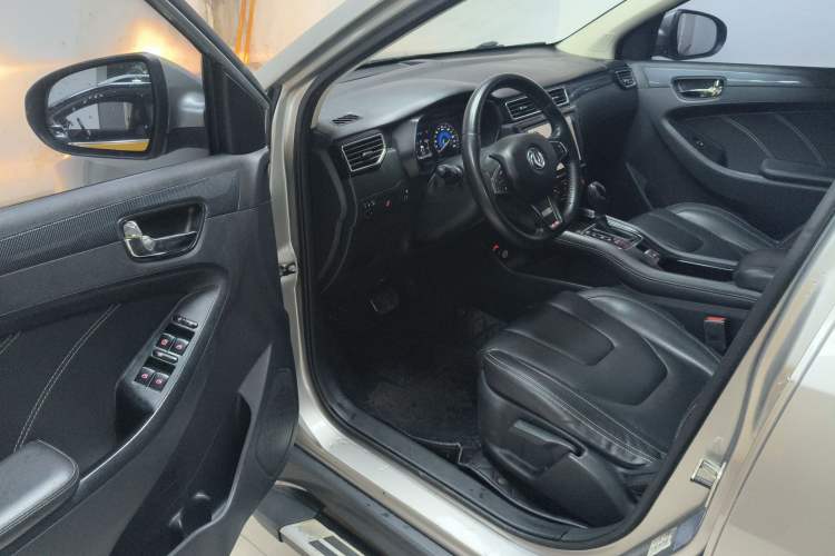 Used Dongfeng Fengon 580 2017 1.5T CVT Comfort Model Driver Seat