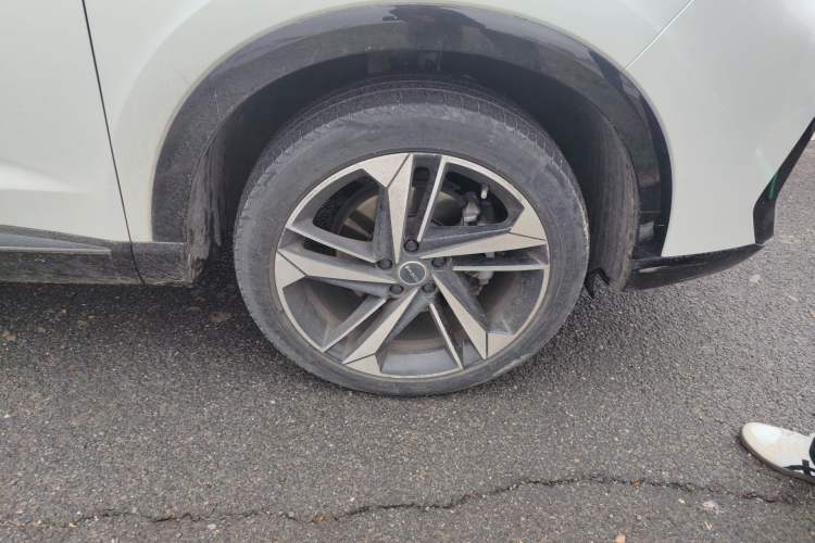 Used Roewe RX5 MAX 2022 1.5T Automatic Youwei Luxury Edition Right Front Wheel Hub