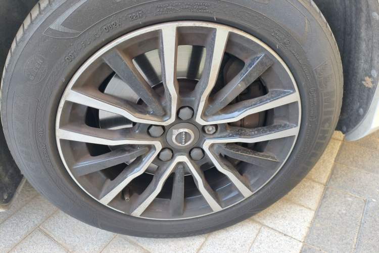 Used Volvo V40 2017 T3 Zhiyi Edition Exterior 7