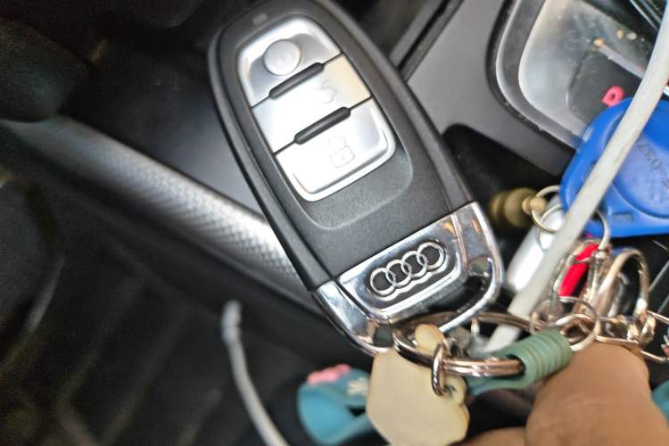 Used Audi A4L 2016 35 TFSI Collector's Edition Automatic Standard Model Vehicle Key