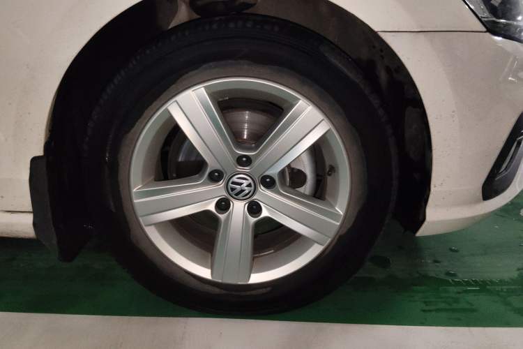 Used Volkswagen Lamando 2021 230TSI DSG Fashion Edition Right Front Wheel Hub