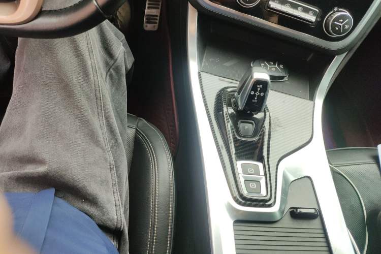 Used Lynk & Co 01 2017 2.0T Two-Wheel Drive Pro Edition Gear Lever