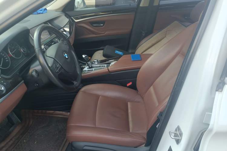 Used BMW 5 Series 2014 525Li Leading Model
