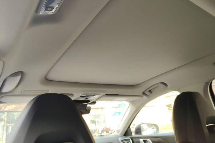 Used Lynk & Co 02 2019 1.5T DCT Two-Wheel Drive Pro Edition China VI Standard Headliner