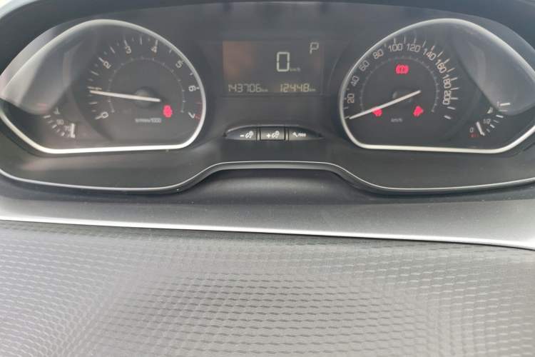 Used Peugeot 2008 2014 1.6L Automatic Fashion Edition Instrument Cluster