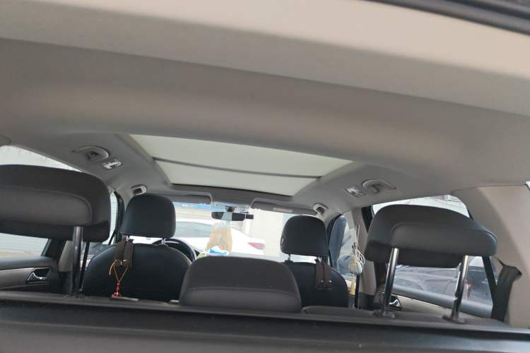 Used Volkswagen Tiguan L 2019 330TSI Automatic Two-Wheel Drive Smart Luxury Version China V Emission Standard