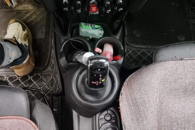 Used MINI 2020 1.5T COOPER Artist Five-Door Edition Gear Lever