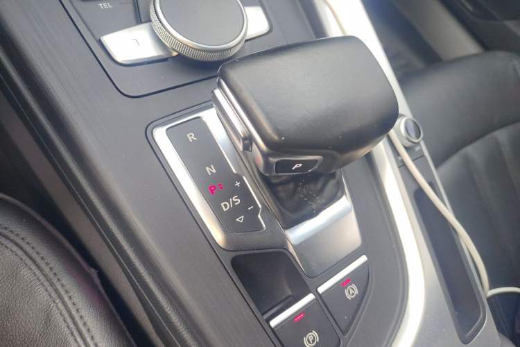 Used Audi A4L 2018 30th Anniversary Edition 40 TFSI Fashion Model