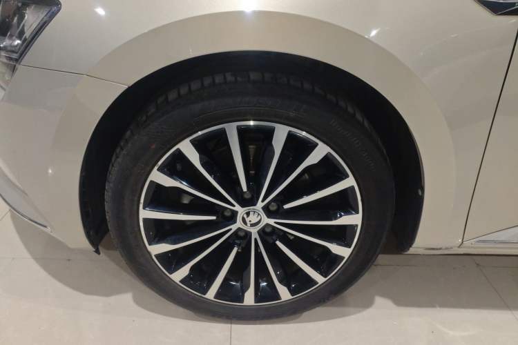Used Skoda Superb 2018 TSI280 DSG Comfort Edition China V Standard Left Front Wheel Hub
