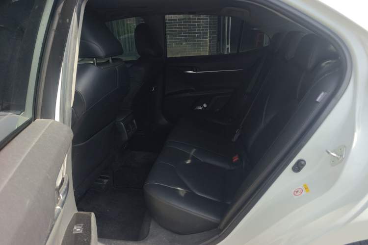 Used Toyota Camry 2018 2.0G Luxury Edition Left Rear Seat