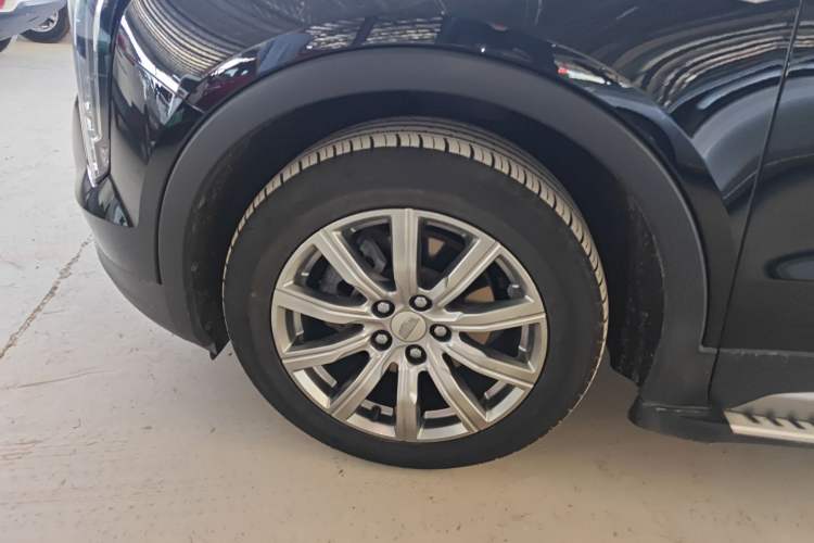 Used Cadillac XT4 2021 28T Two-Wheel Drive Leading Version Left Front Wheel Hub