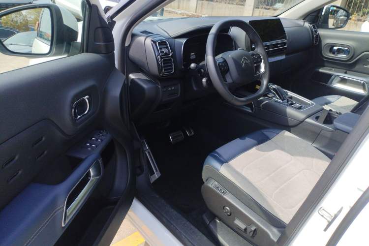 Used Citroen C5 AIRCROSS 2022 Peugeot 400THP Allure BEYOND Edition Driver Seat