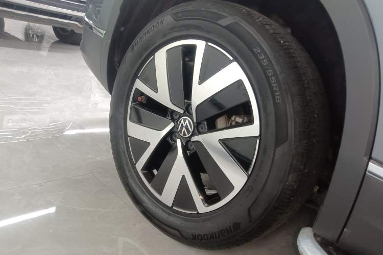 Used Volkswagen Tayron 2023 330TSI Two-Wheel-Drive Luxury Plus Advanced Version
