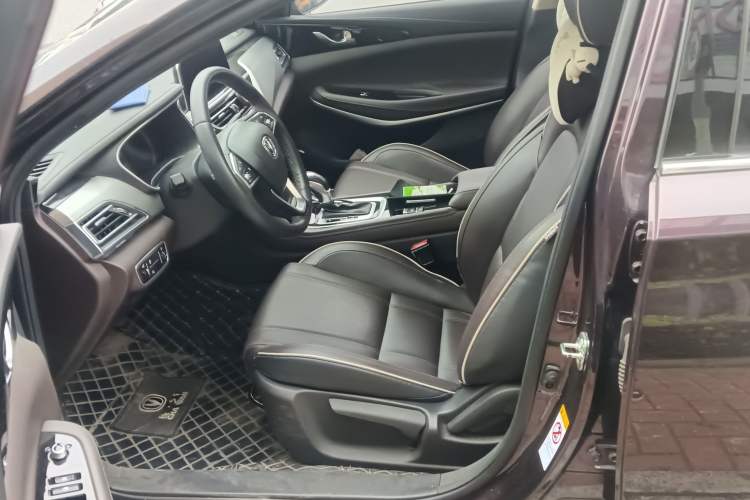 Used CHANGAN Raeton CC 2018 1.5T Automatic Haoya Model Guangmang Edition China V Standard
