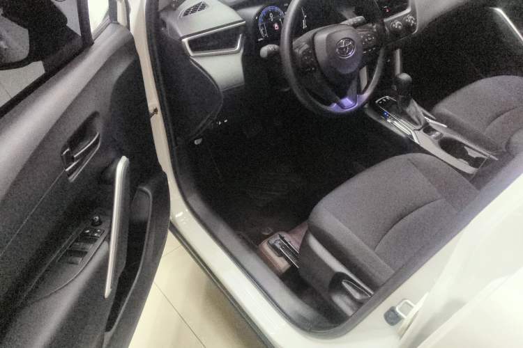 Used Toyota Corolla Cross 2023 2.0L Pioneer Edition
