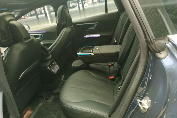 Used Mercedes-Benz EQE 2022 350 Luxury Edition Left Rear Seat