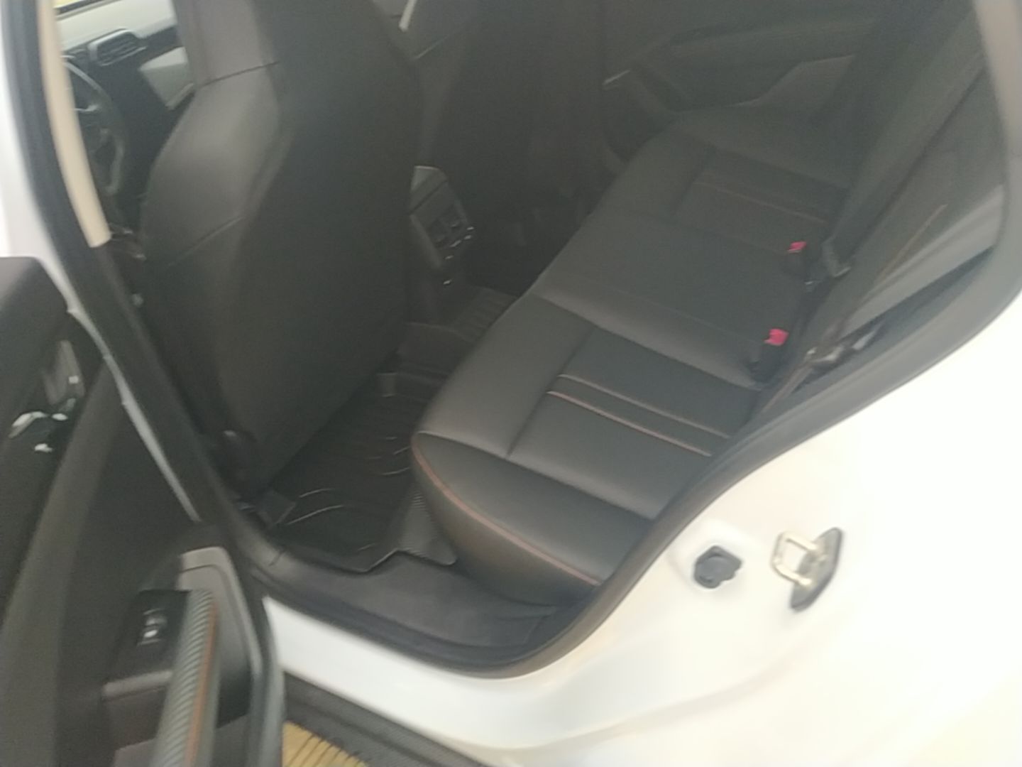 Dongfeng Aeolus Yixuan 2025 1.5L Automatic Luxury Version - Luxury — снимка 20