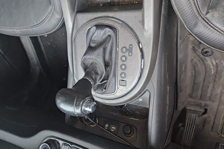 Used Kia Sportage R 2015 2.0L Automatic Two-Wheel Drive DLX Model