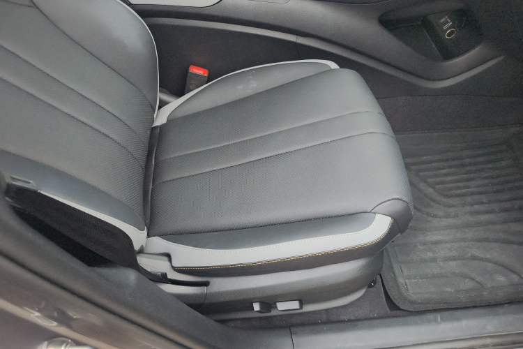 Used BYD Sealion 05 DM-i 2025 DM-i Smart Drive 115KM Flagship Model Right Front Seat