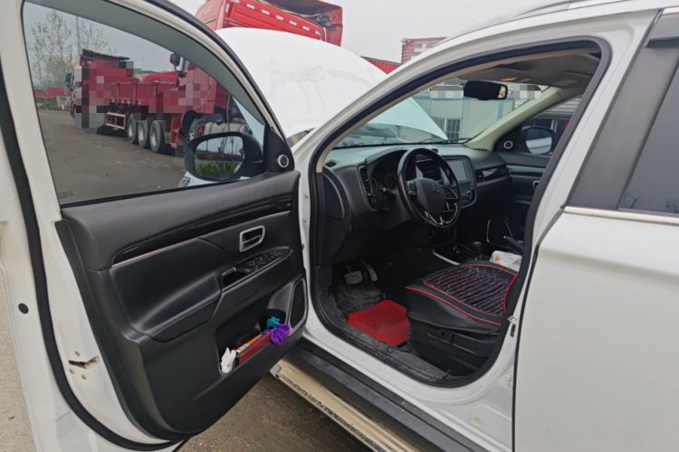 Used Mitsubishi Outlander 2018 2.0L Two-Wheel Drive Glory Edition 5 Seats