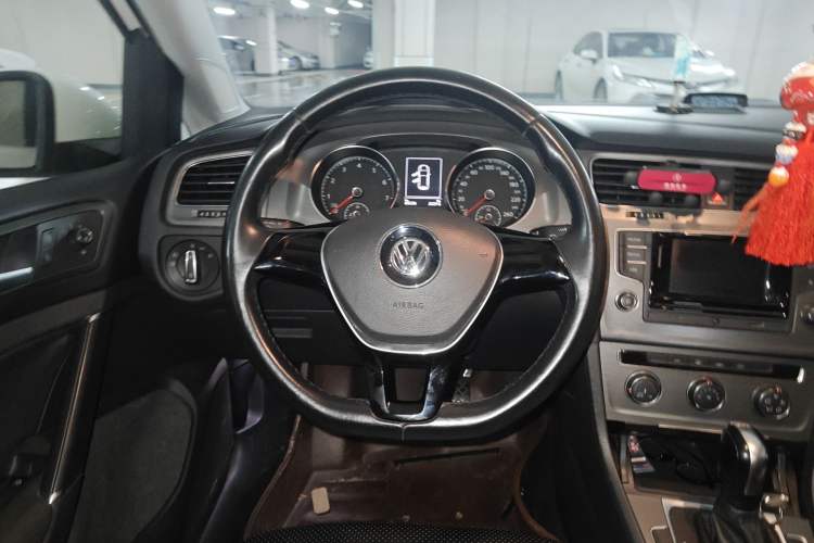 Used Volkswagen Golf 2016 230TSI Automatic Comfort Version
