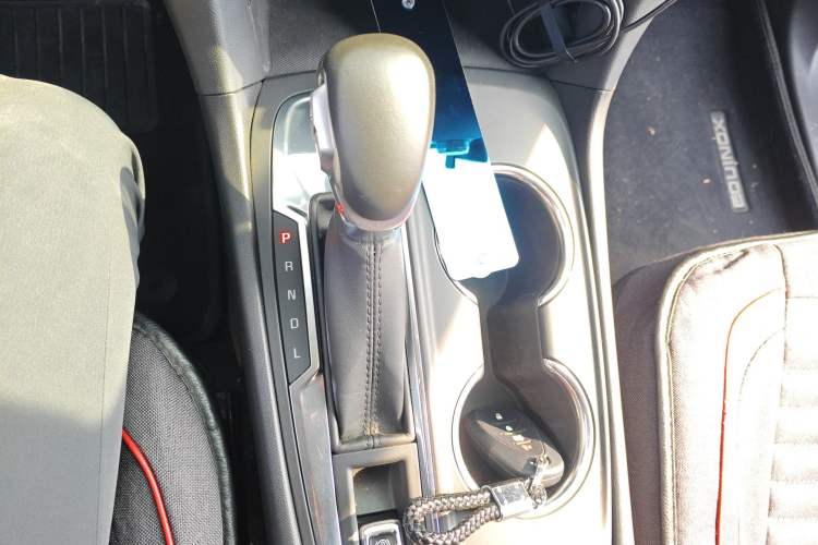 Used Chevrolet Equinox 2019 535T Automatic YuJie Edition China V Standard Gear Lever