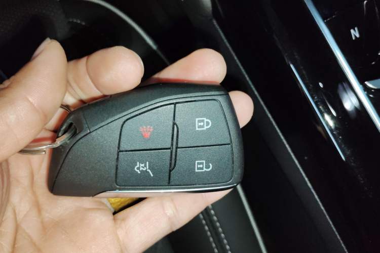 Used Buick Envision 2022 Encore S 652T Two-Wheel-Drive Luxury Model Vehicle Key