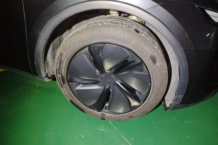 Used Tesla Model Y 2025 Long-Range All-Wheel Drive First Edition
