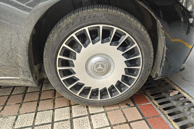 Used Mercedes-Benz S-Class 2021 S 400 L Business Model Right Front Wheel Hub