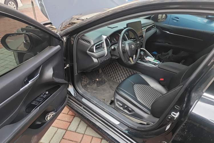 Used Toyota Camry 2022 2.0S Knight Edition Driver Seat