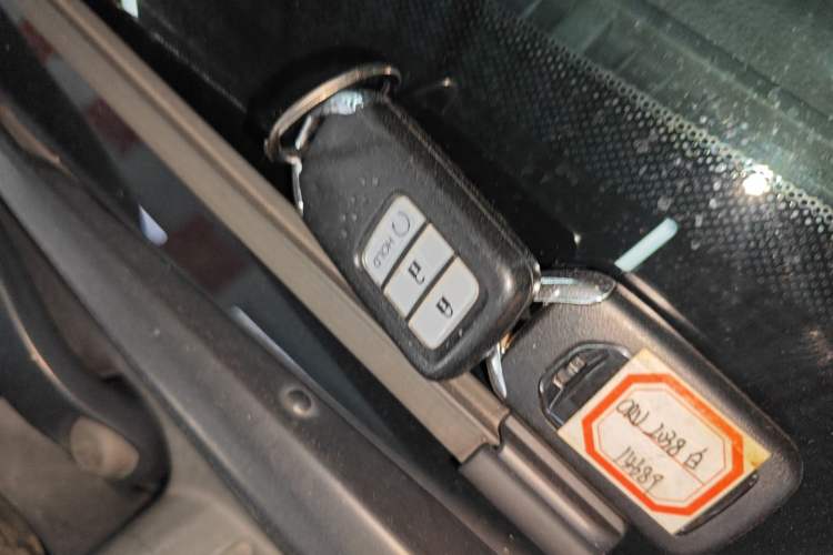 Used Honda CR-V 2019 240TURBO CVT 2WD Fashion Edition China VI Vehicle Key