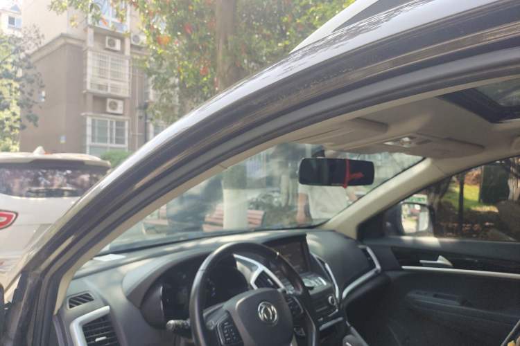 Used Dongfeng Aeolus AX7 2015 2.0L Automatic Zhiyi Trim