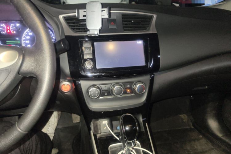 Used Nissan Sylphy 2018 1.6XV CVT Deluxe Edition Audio And AC Panel