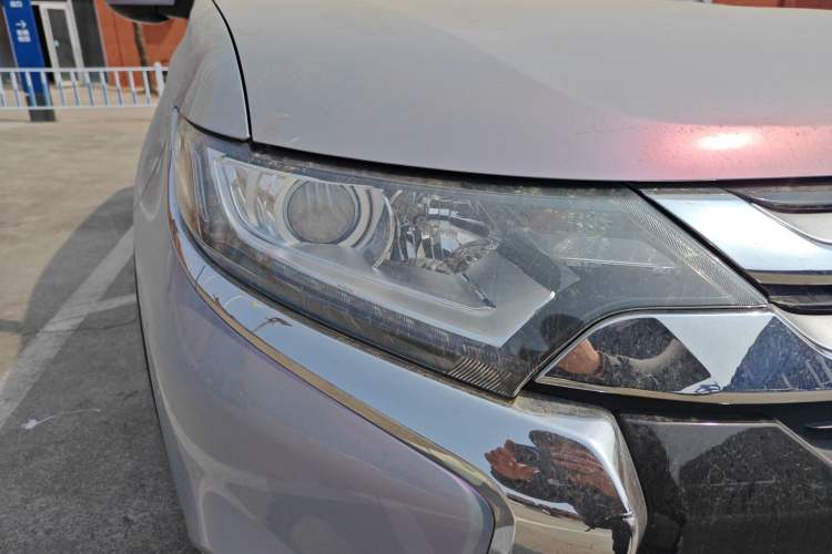 Used Mitsubishi Outlander 2018 2.0L Two-Wheel Drive Glory Edition 5 Seats