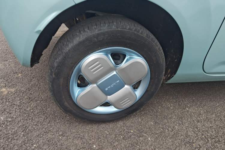 Used Geely Galaxy Panda 2023 Panda Mini 200km Endurance Bear Right Rear Wheel Hub