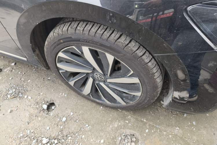 Used Volkswagen Passat 2022 330TSI Starry Elite Edition Right Front Wheel Hub