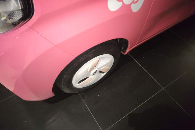 Used Chery QQ Ice Cream 2022 170km Sundae Phosphate Lithium-Ion
