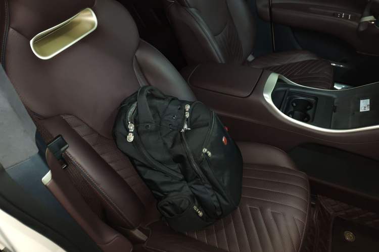 Used Avatr 11 2023 HarmonyOS Version Smart Enjoyment Upgrade Model 90-Degree Rear-Wheel Drive Edition Right Front Seat