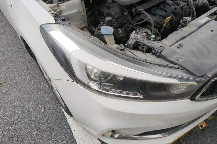Used Kia K3 2016 1.6L Automatic GL Right Front Headlight